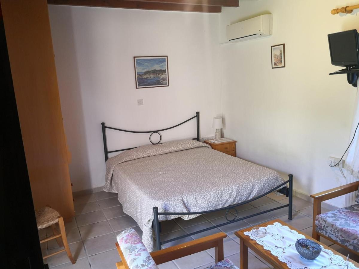 Spanos House Goudhi Bagian luar foto