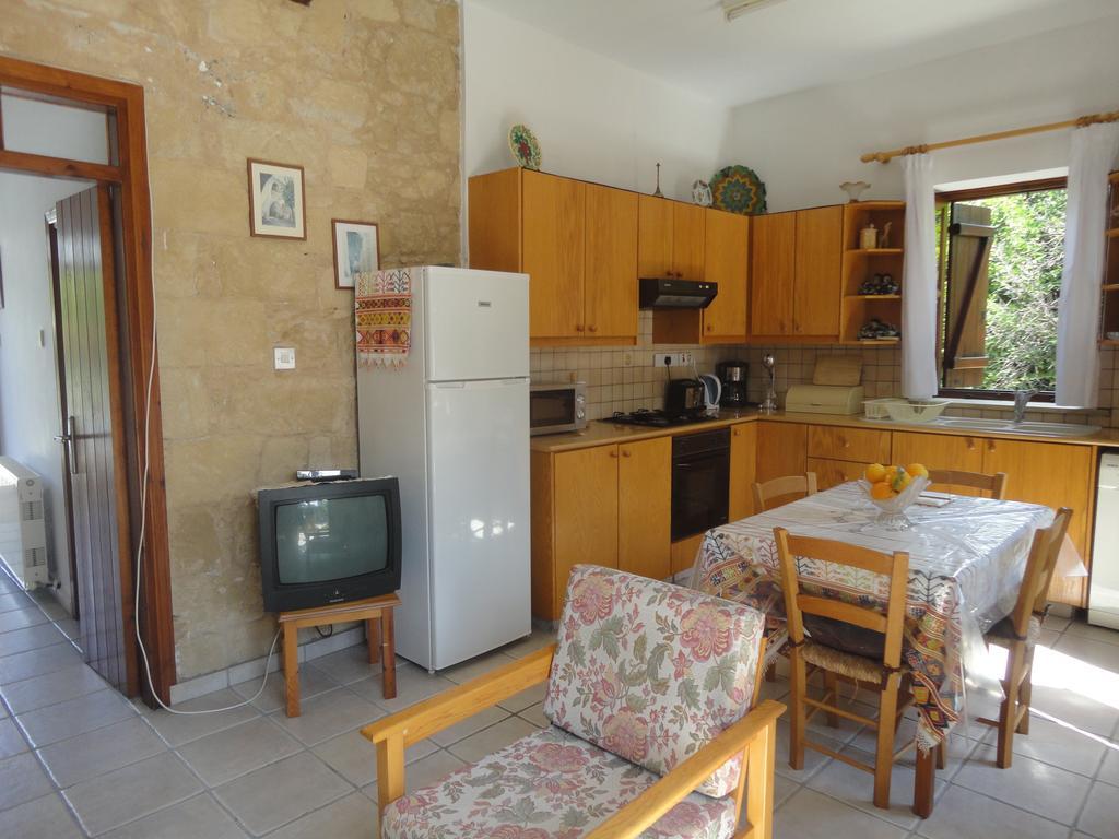 Spanos House Goudhi Ruang foto