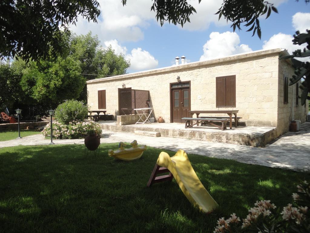 Spanos House Goudhi Bagian luar foto