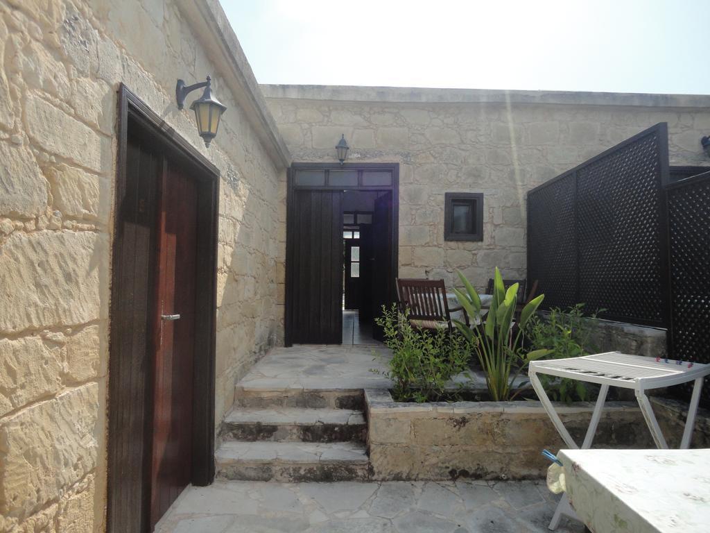 Spanos House Goudhi Ruang foto