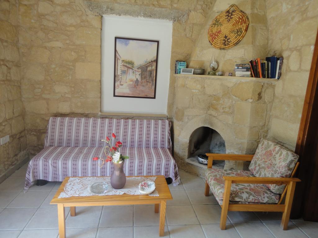 Spanos House Goudhi Ruang foto