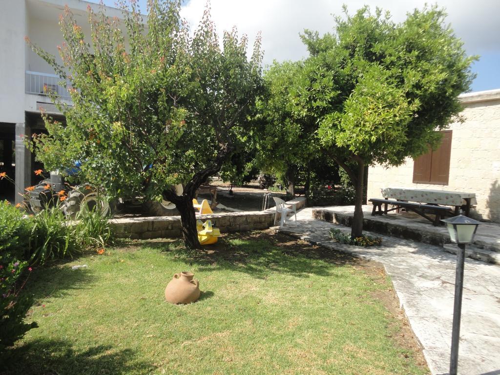 Spanos House Goudhi Bagian luar foto