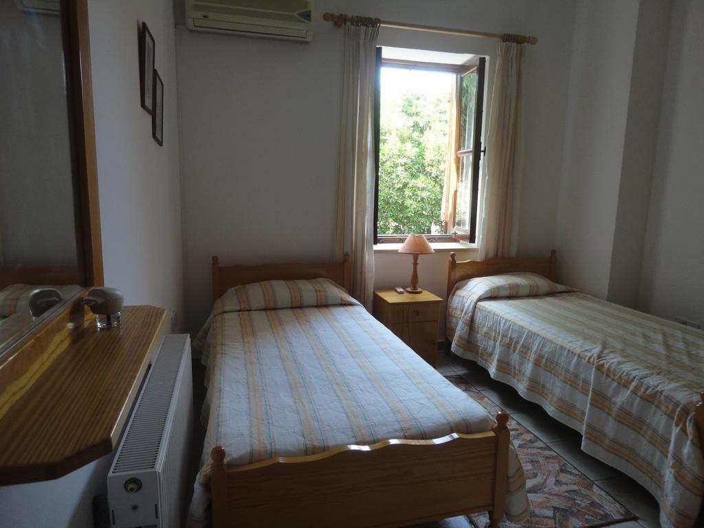 Spanos House Goudhi Ruang foto
