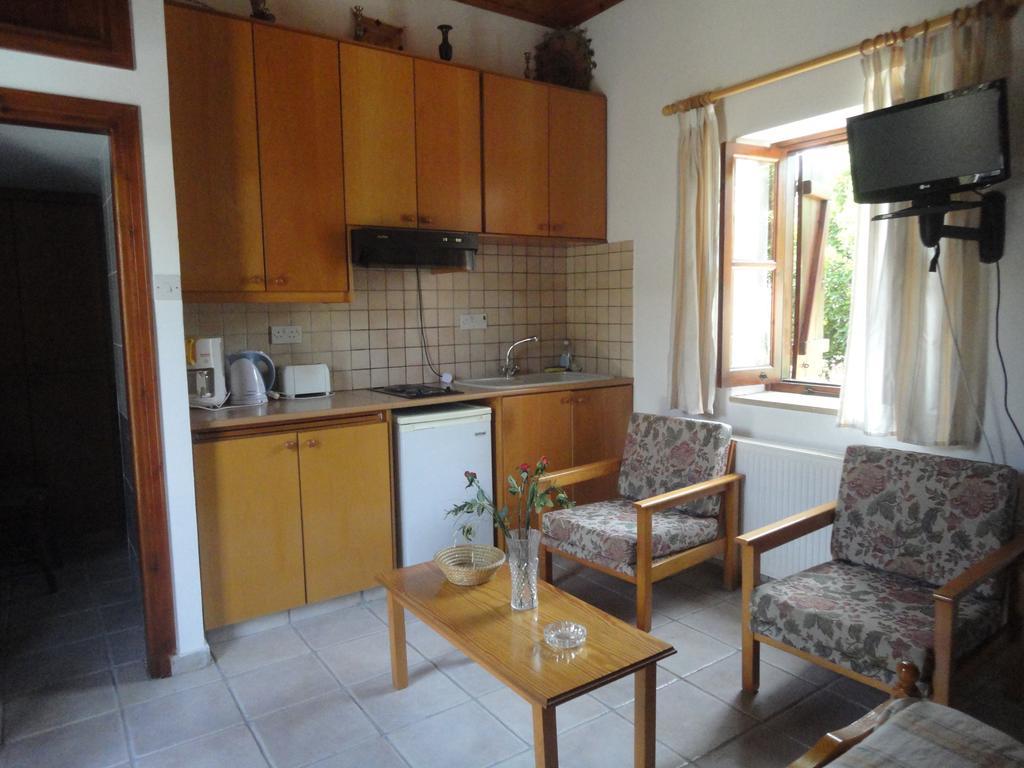 Spanos House Goudhi Ruang foto