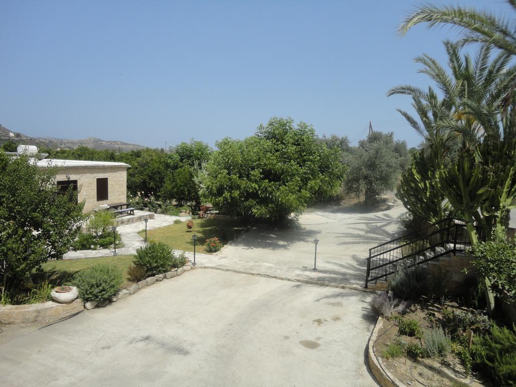 Spanos House Goudhi Bagian luar foto