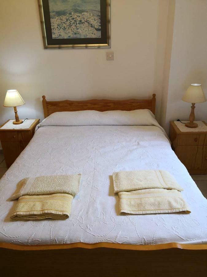 Spanos House Goudhi Bagian luar foto