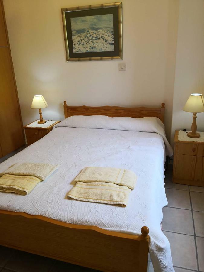 Spanos House Goudhi Bagian luar foto