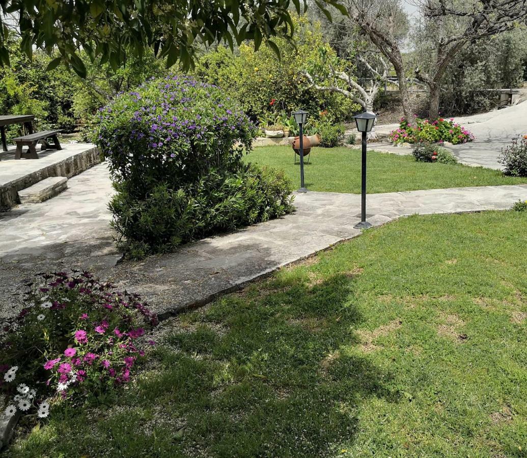 Spanos House Goudhi Bagian luar foto