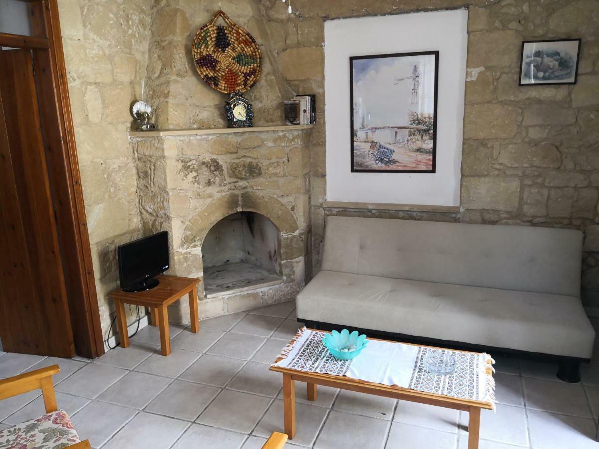 Spanos House Goudhi Bagian luar foto